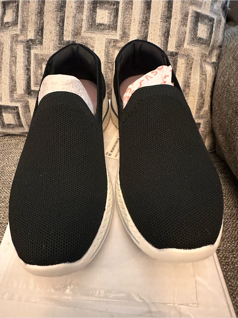 Easy Spirit Women's Black Slip-On Knit Sneakers with White Sole Smoke free Home